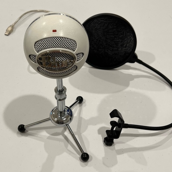 Blue Snowball Microphone & Pop Guard - Picture 6 of 13